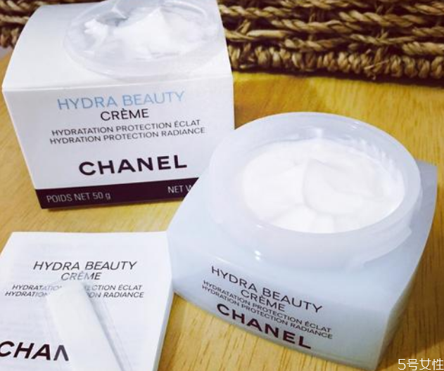 保湿面霜开了一年还能用吗，保湿面霜的主要成分是什么