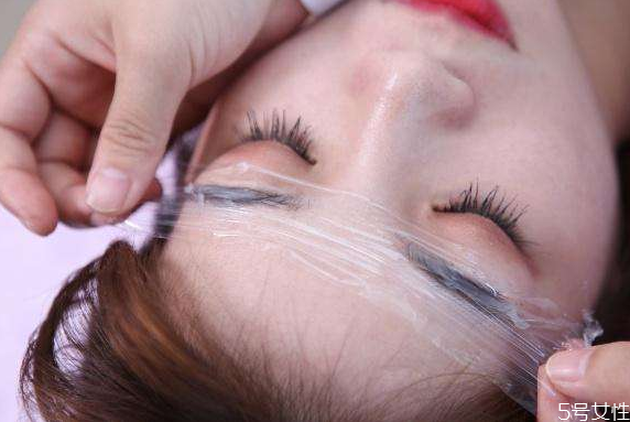 仿真眉和雾眉哪个自然，仿真眉可以维持多久