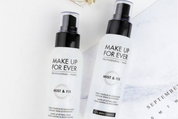 干性皮肤用什么定妆喷雾，适合干皮的定妆喷雾