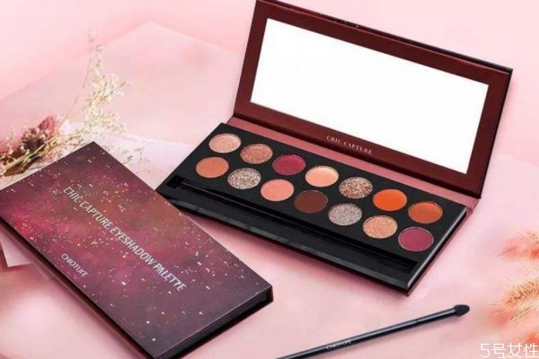 眼影干湿两用什么意思，眼影过期了再用的后果