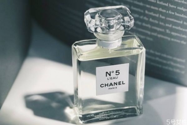 香奈儿5号哪款最好闻，香奈儿5号香水哪款最火