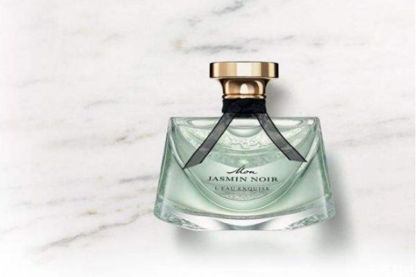 香水怎么喷不浓又好闻，喷香水一般喷几下合适