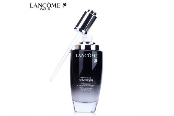 肌底液和精华液区别，用完肌底液还需要用精华液吗，