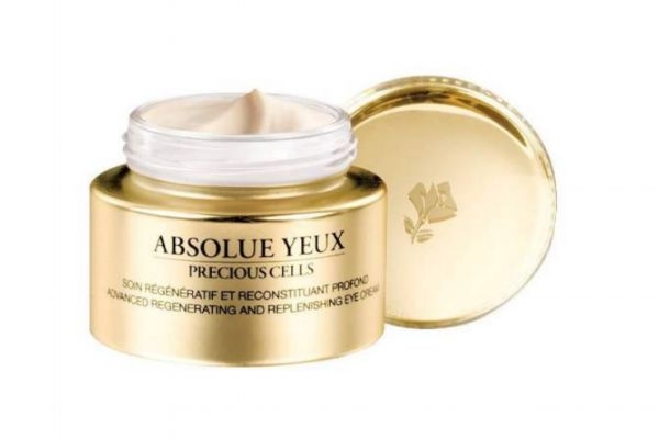 眼霜怎么使用效果最好，涂眼霜时要注意什么