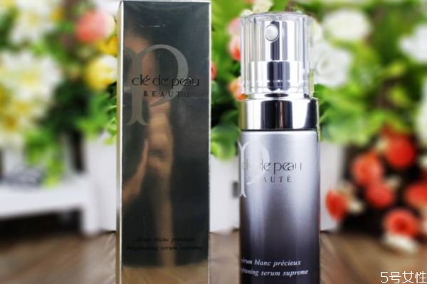 美白精华可以和别的精华叠加使用么，美白精华用在哪个步骤