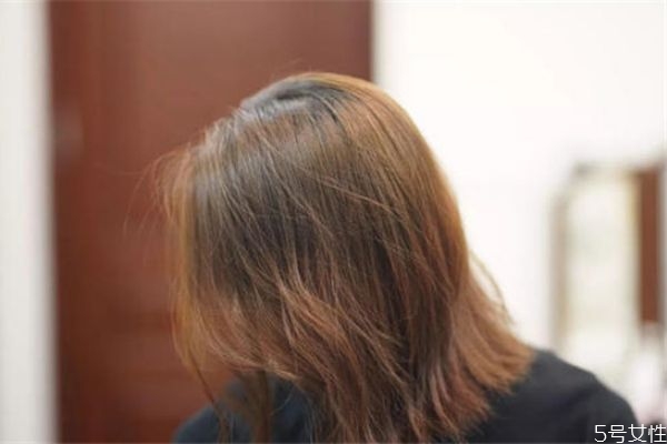 没有吹风机怎么让头发蓬松，让头发蓬松的窍门