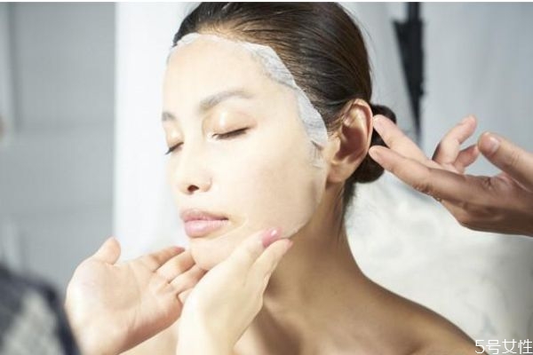 涂抹面膜和贴片面膜的区别，敷面膜有什么作用