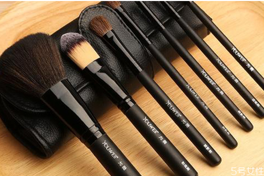 化妆刷有多少支，化妆刷要不要买一套