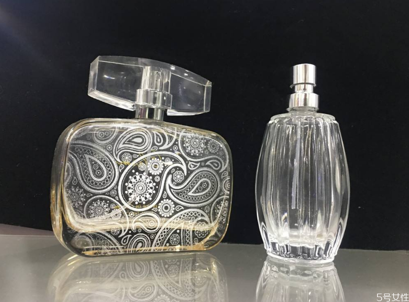 香水瓶怎么注入香水，香水瓶怎么去味道