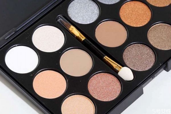 珠光眼影笔有什么用途，卸珠光眼影的小妙招