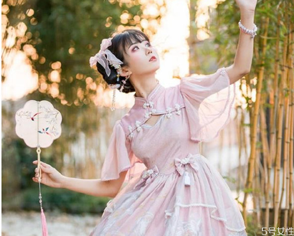 lolita怎么搭配好看，lolita穿搭小技巧