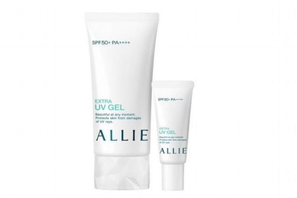 补防晒霜时要洗脸吗，补涂防晒霜的时间