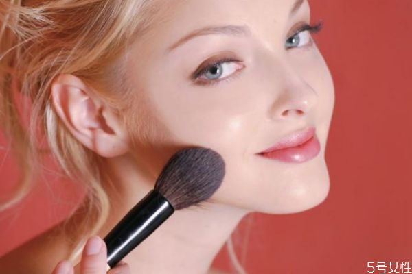 擦cc霜之前要用隔离吗，cc霜在隔离霜前还是后