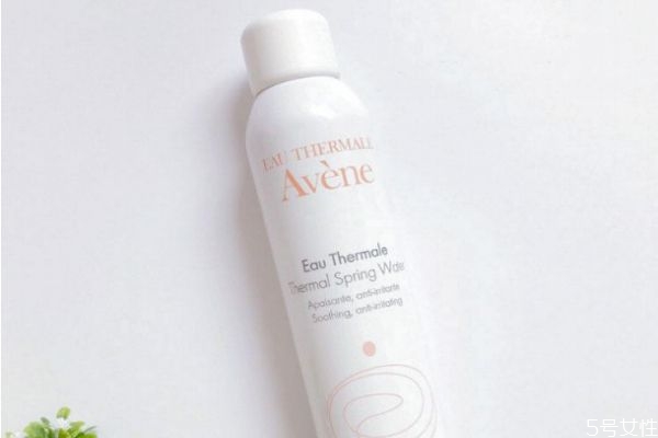 补水喷雾是用在哪个护肤步骤，先喷雾还是爽肤水