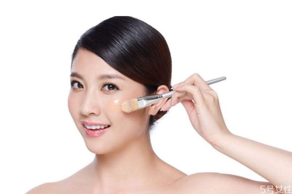 怎样正确的涂粉底液，粉底液怎么涂效果最好