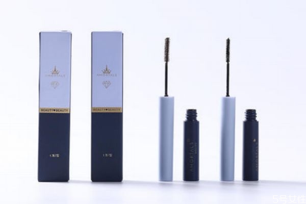 棕色睫毛膏会看出来吗，棕色睫毛膏自然吗