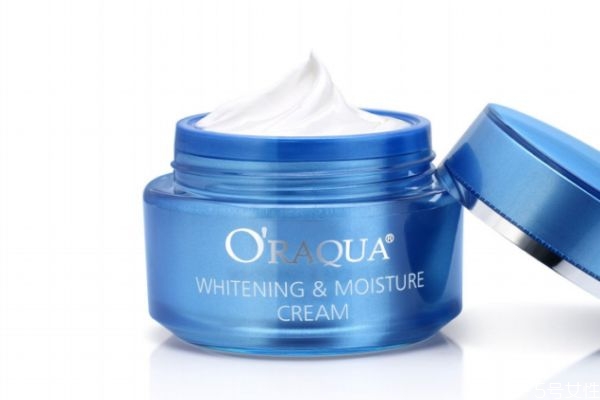 保湿霜和保湿乳顺序，保湿霜使用步骤