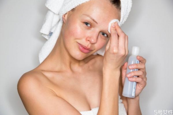 一个晚上不卸妆会怎么样，晚上睡觉不卸妆会怎样