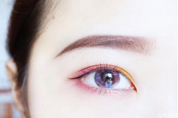 美瞳滑片什么意思，美瞳滑片了还可以带吗