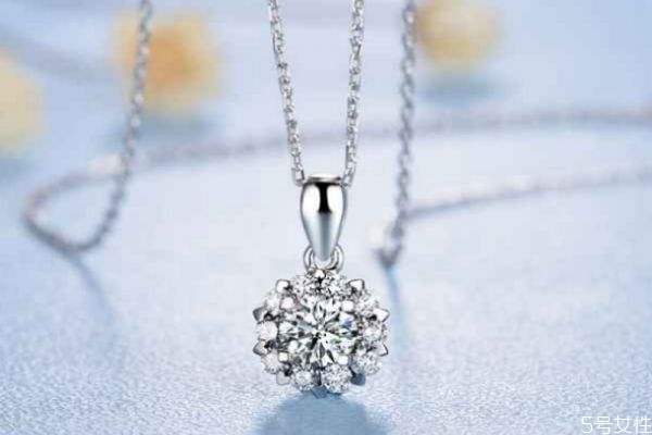 钻石项链的寓意，钻石项链的象征