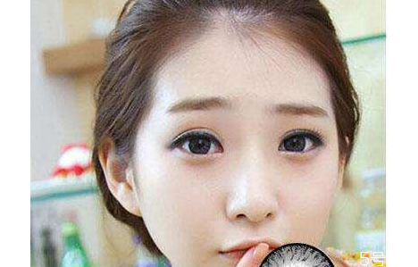 美瞳裂了一点还能戴吗，美瞳破了如何补救