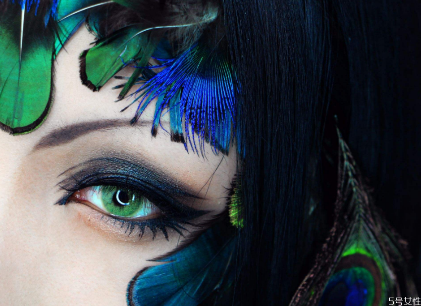 cos妆怎么把眼睛画大，cos化妆入门基本知识
