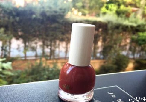 hm指甲油哪些颜色显手白，hm指甲油推荐