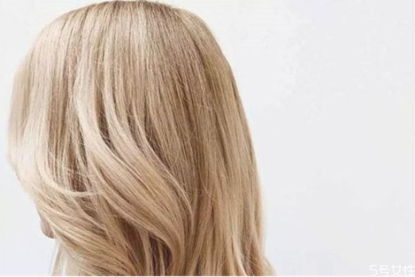 漂发的危害性多大，漂发后当天可以染发吗