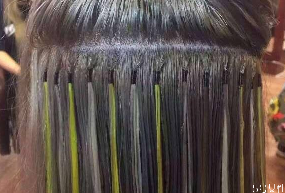 接发胶水怎么去掉，接发的胶用什么能洗掉