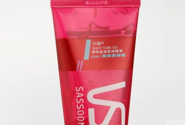 啫喱膏和发油哪个保湿好，啫喱膏适合什么发质