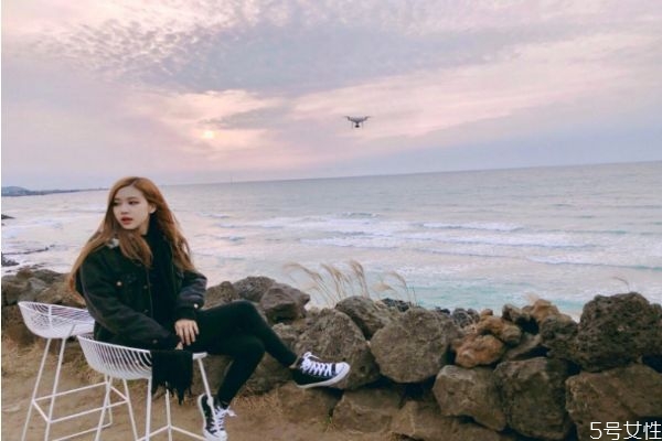 头发没染均匀还有救吗，刚染的头发能再重染吗