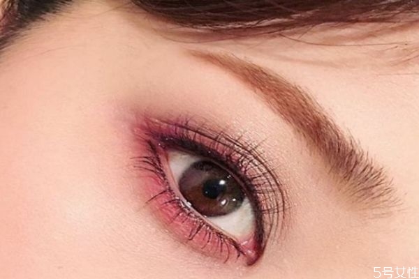 眼影为什么不上色，眼影为什么会发霉