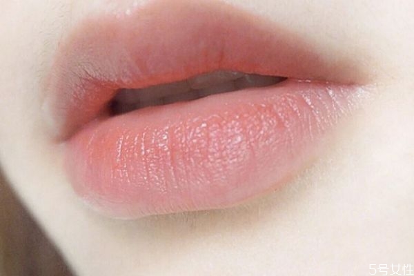 唇部护理怎么做，秋冬季如何护理唇部