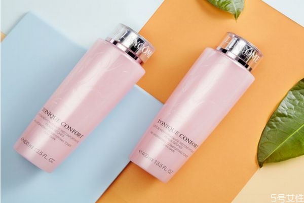 兰蔻粉水有两种瓶盖吗，兰蔻粉水爆痘的原因是什么