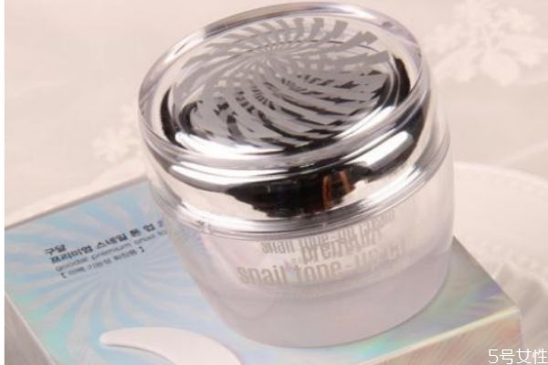 涂素颜霜要卸妆吗，涂素颜霜用什么卸妆好