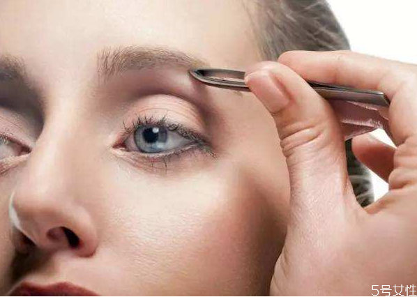 为什么经期不可以纹眉，经期纹眉了会怎样