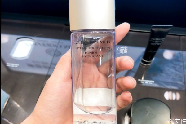 精华水能代替爽肤水吗，什么化妆水适合敏感肌肤