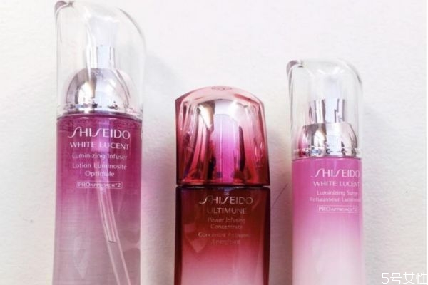 化妆水能舒缓肌肤吗，化妆水能保湿吗