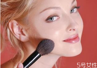 气垫bb使用方法是什么，气垫bb和bb霜的区别