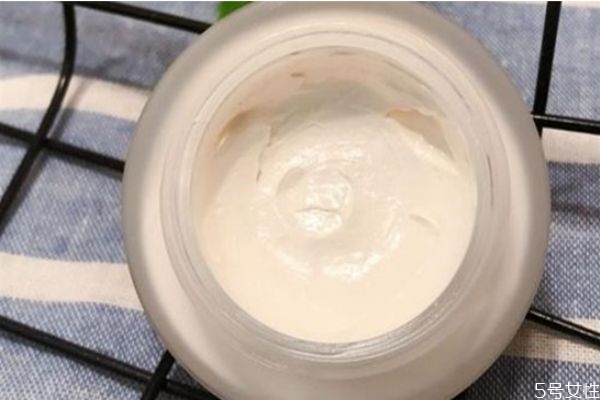珍珠膏是化妆品还是护肤品，珍珠膏的正确使用方法