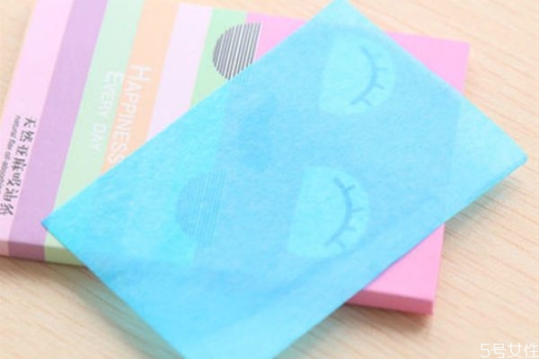纸巾擦脸真的好吗，用吸油纸会破坏肌肤水油平衡吗
