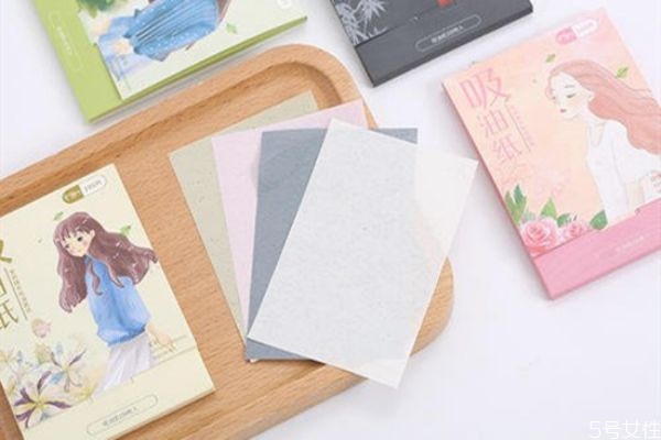 吸油纸会让脸部越来越油吗，吸油纸会把妆吸掉吗