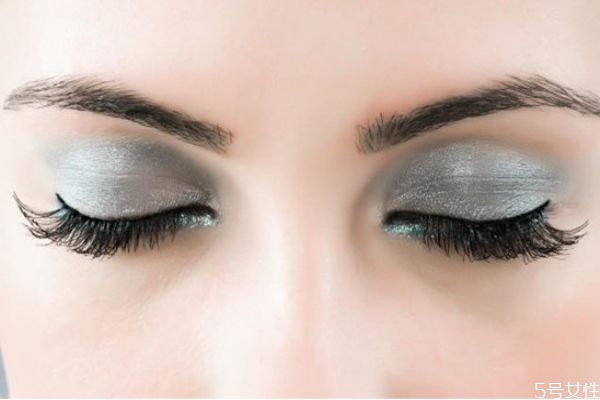 眼唇卸妆液和卸妆油区别，眼唇卸妆液和普通卸妆液区别