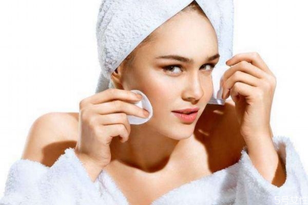 一般卸妆水可不可以卸全脸，脸部卸妆有什么需要注意的