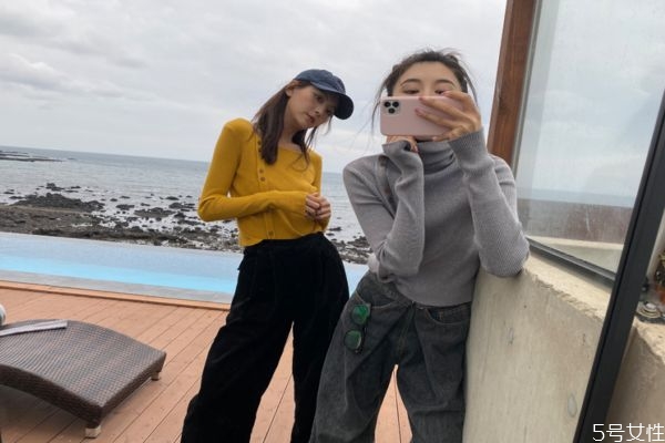 打底衫是贴身穿的吗，打底衫是什么面料