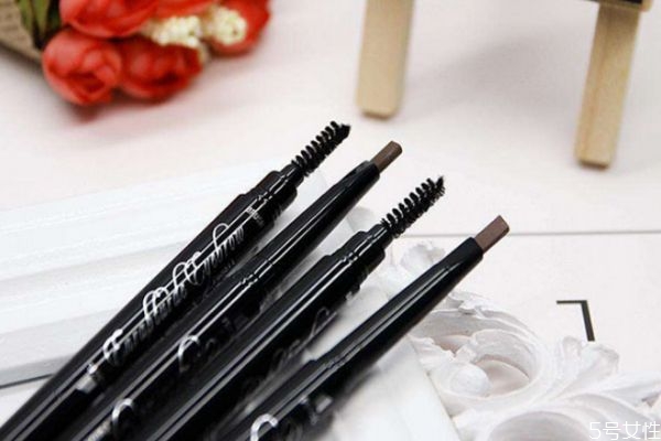 眉笔和铅笔成分一样吗，​眉笔有没有保质期