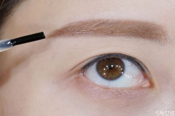 液体眉笔好用吗，液体眉笔的三大缺点