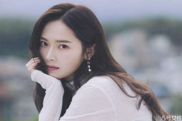 白头粉刺和黑头粉刺的区别，脸上长白头粉刺怎么去除