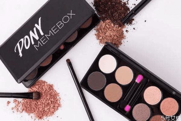 眼影闪粉怎么用，偏光和珠光眼影有什么区别