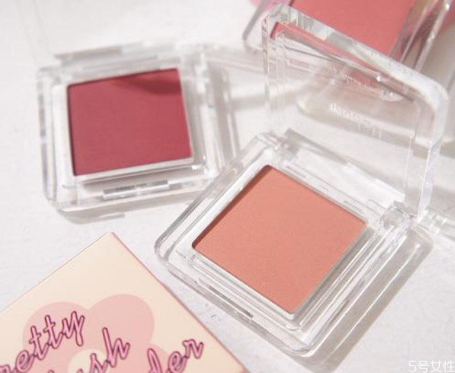 橘朵腮红哪个颜色好看，橘朵腮红04，06颜色对比